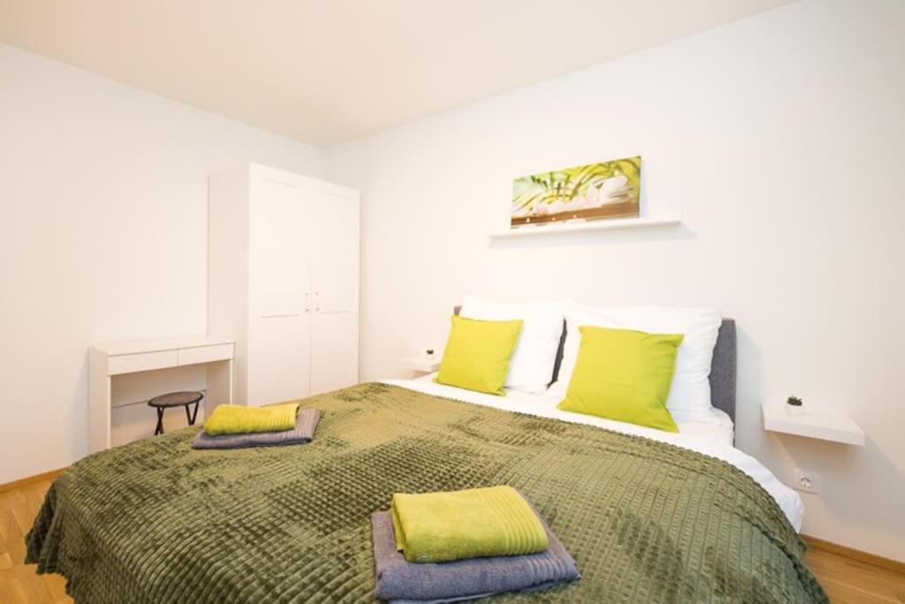Premium City Apartment With Balcony! Free Garage Parking Included! Viyana Dış mekan fotoğraf