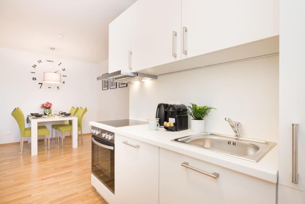 Premium City Apartment With Balcony! Free Garage Parking Included! Viyana Dış mekan fotoğraf